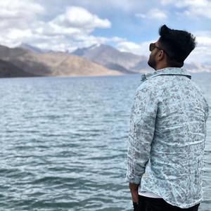 Meet your Posher, Davinder